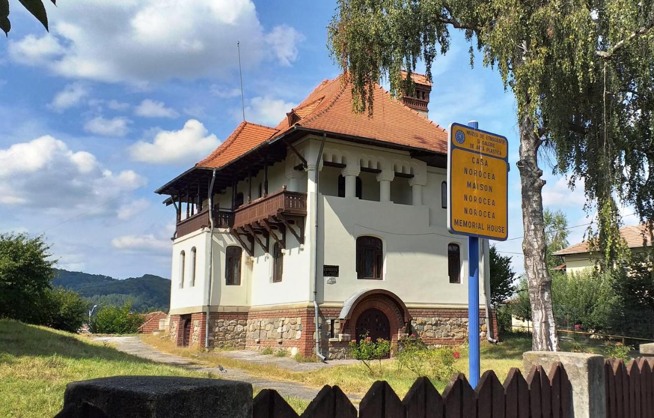 Вилла La Livada Valea Danului Экстерьер фото
